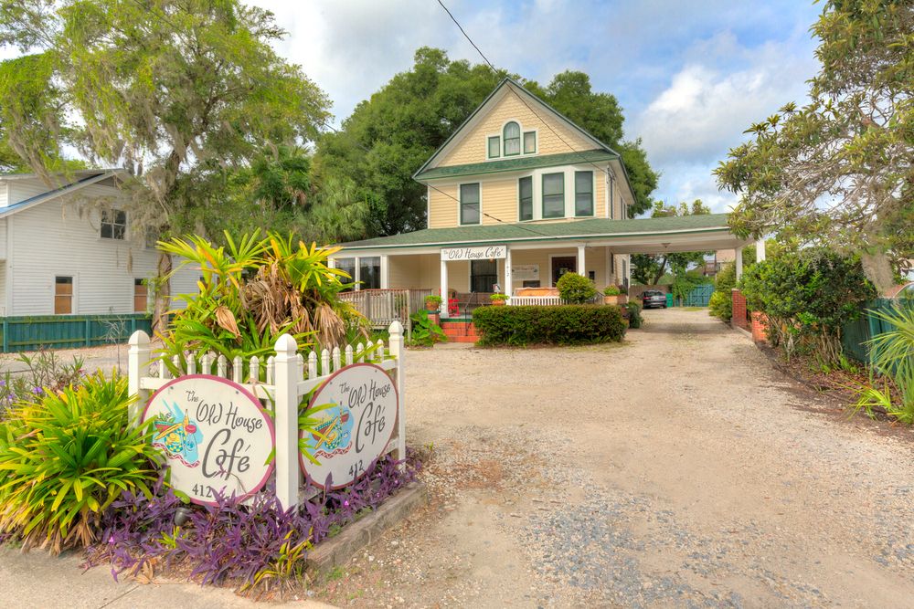 Successful Restaurant Off Busy Road: 412 S Woodland Blvd, DeLand, FL 32720
